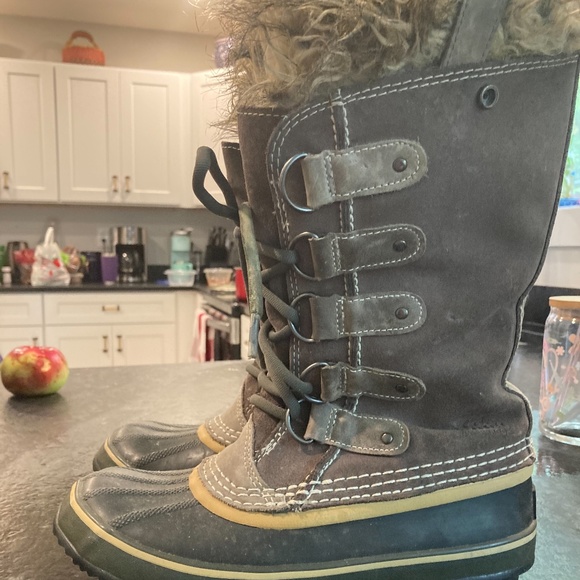 SOREL JOAN OF ARC BOOTS WOMENS 7 - Picture 1 of 3